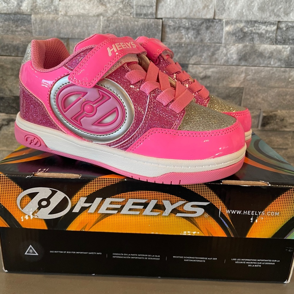 New pink Heelys